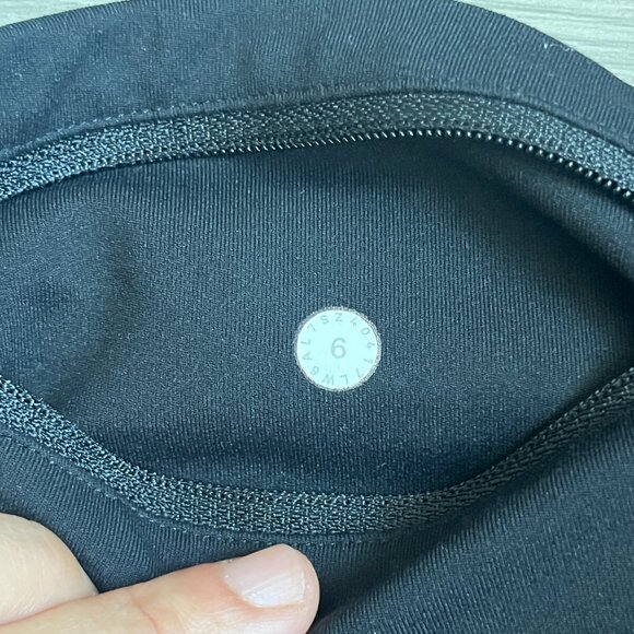 🌻 Lululemon Speed Up Crop (21") in Black - Picture 3 of 5